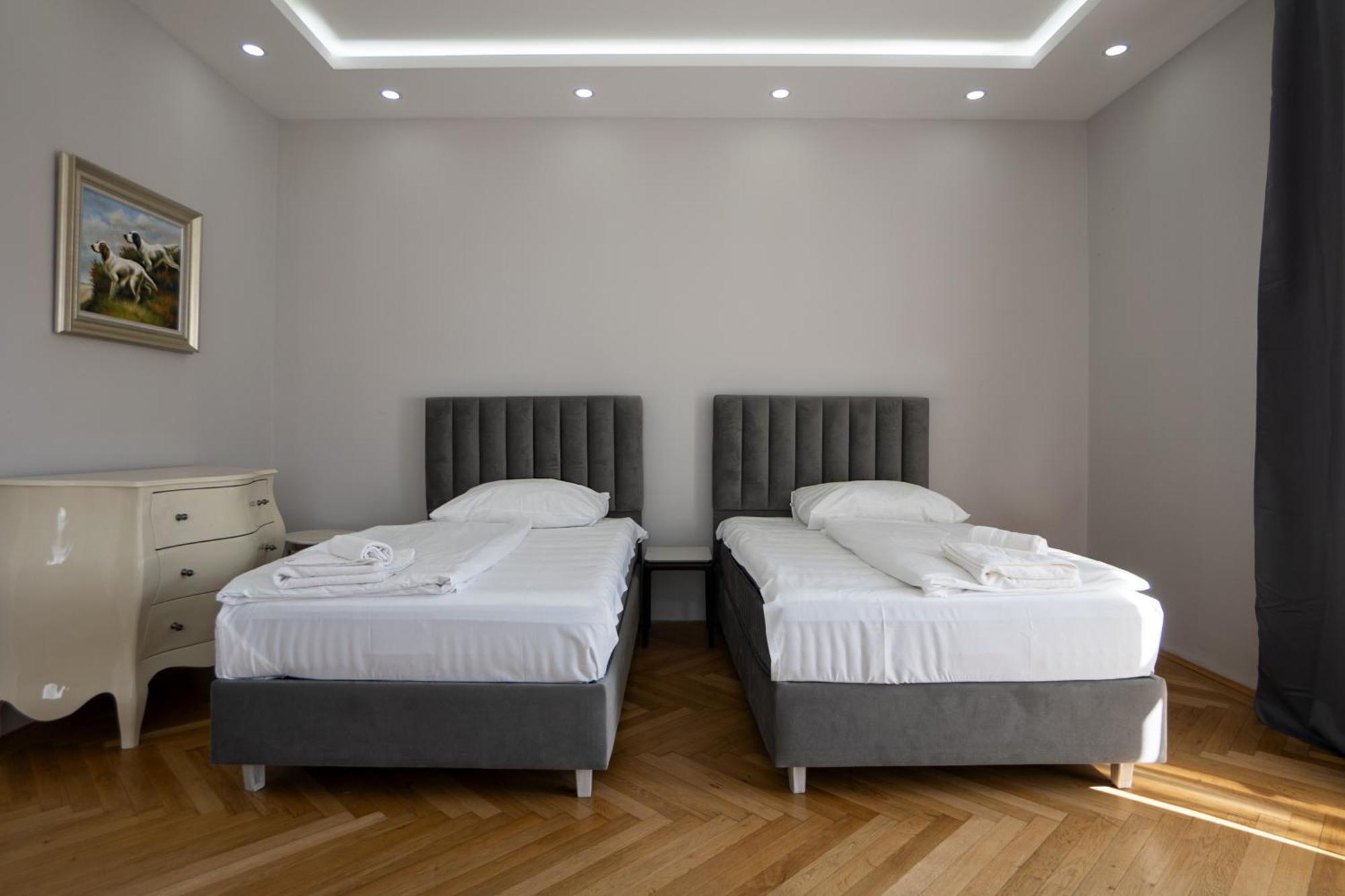 Charming 2-Room Apartment With Balcony, 15 Min To Center Wien Eksteriør bilde