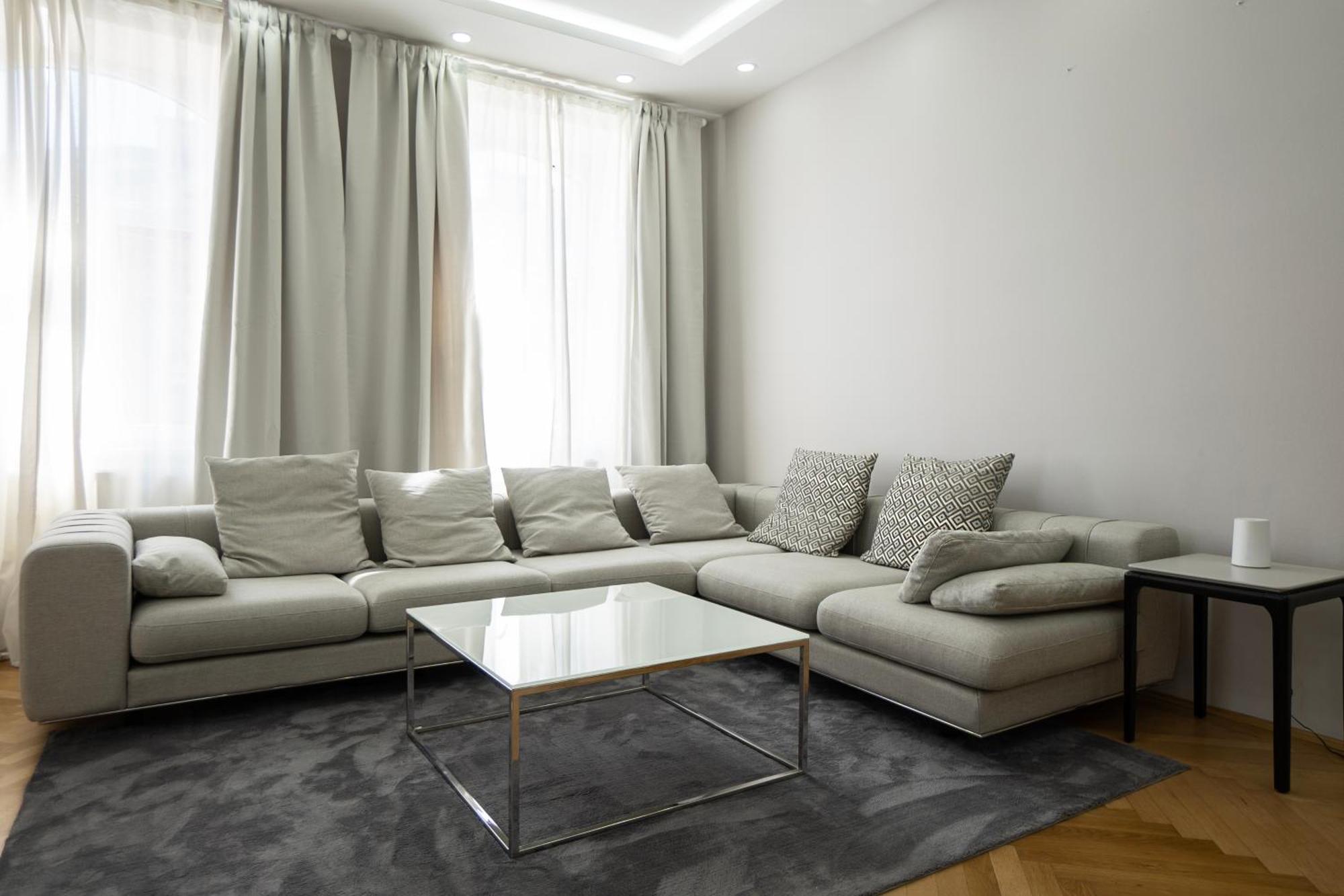 Charming 2-Room Apartment With Balcony, 15 Min To Center Wien Eksteriør bilde